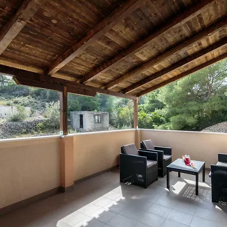 Apartment Lana Rukavac (Vis)