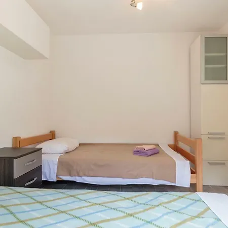 Lana Apartment